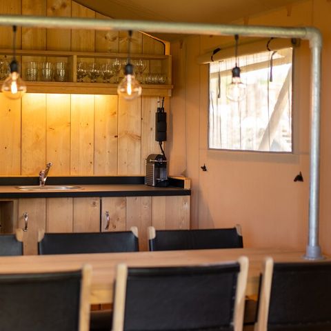Canvas and wooden tent 8 persons