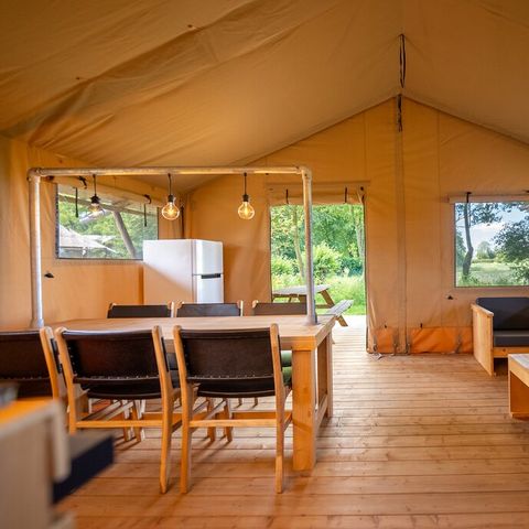 Canvas and wooden tent 8 persons