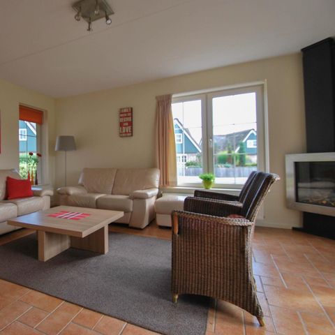 VILLA 6 people - Beach villa sleeps 6 with whirlpool bath