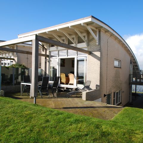 Villa 6 persons - Embankment villa