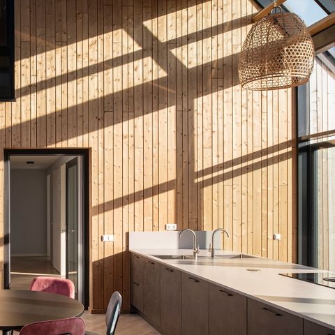 HOUSE 20 people - Flood shed