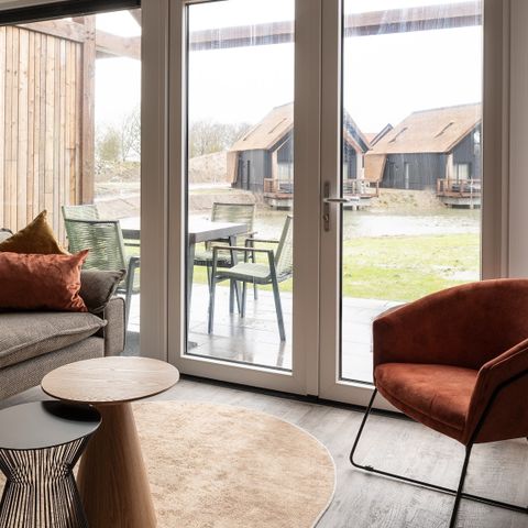 APARTMENT 2 people - Smugglers