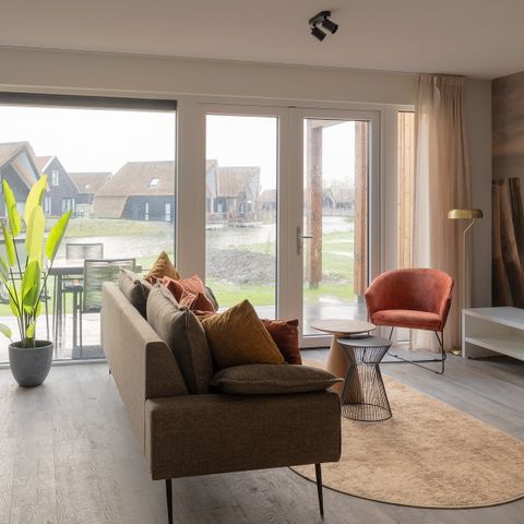 APARTMENT 2 people - Smugglers