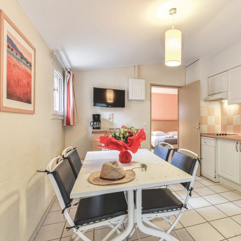 APARTMENT 6 people - 3 Rooms 6 People