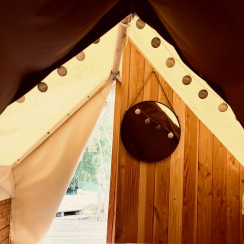 UNUSUAL ACCOMMODATION 2 people - Floating lake hut