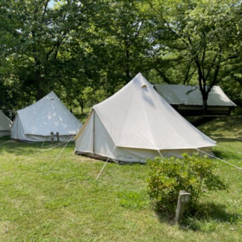 UNUSUAL ACCOMMODATION 6 people - Tipis