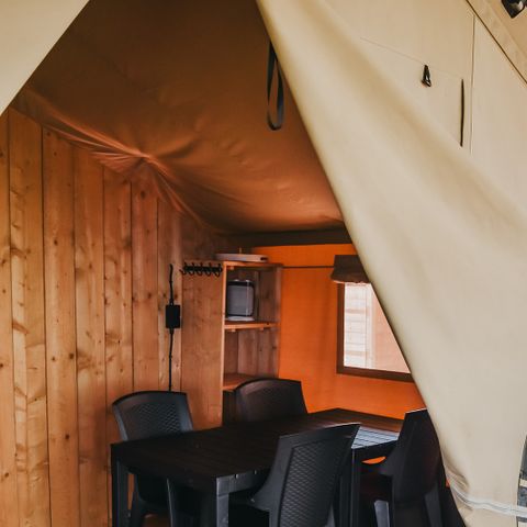 Canvas and wooden tent 4 persons - including sanitary facilities