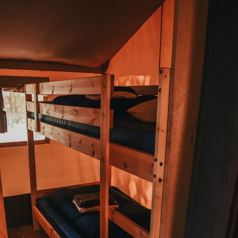 Canvas and wooden tent 4 persons - including sanitary facilities