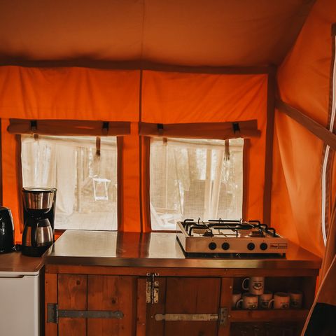 CANVAS AND WOOD TENT 6 people