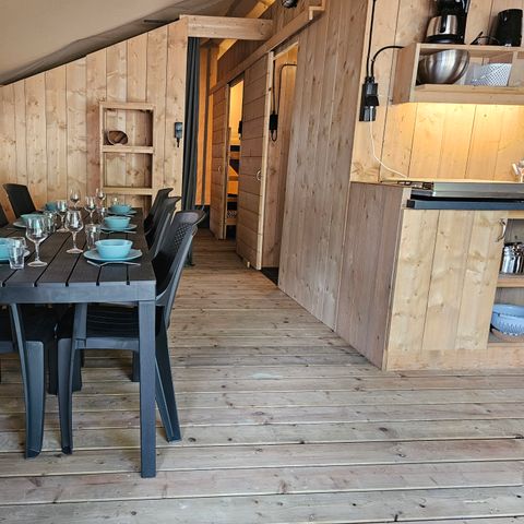 Canvas and wooden tent 6 persons - including sanitary facilities