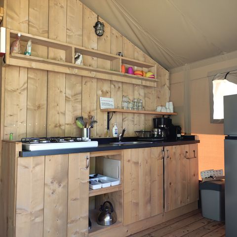 Canvas and wooden tent 5 persons - including sanitary facilities