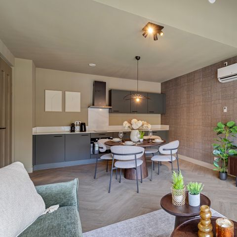 APARTMENT 2 people