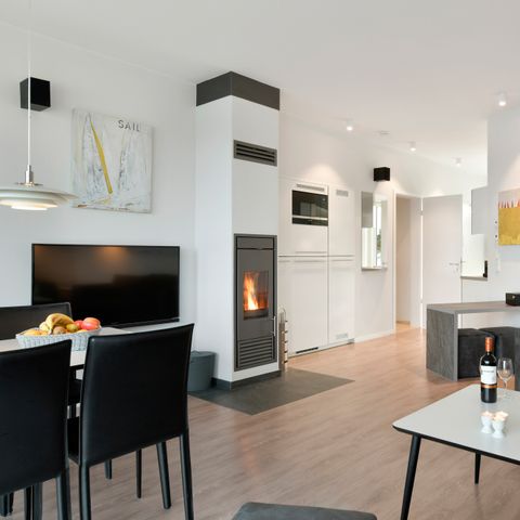 APARTMENT 6 people - 4-6LP penthouse Promenade villa