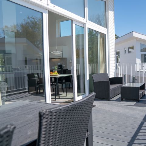 HOUSE 8 people - 8LP