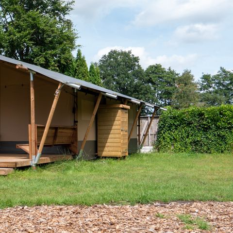 Canvas and wooden tent 6 persons - including sanitary facilities