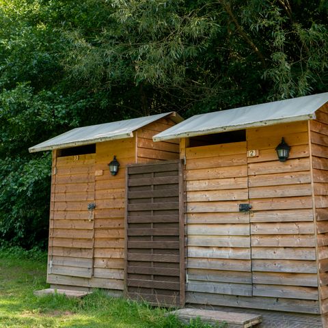 Canvas and wooden tent 6 persons - including a private bathroom unit