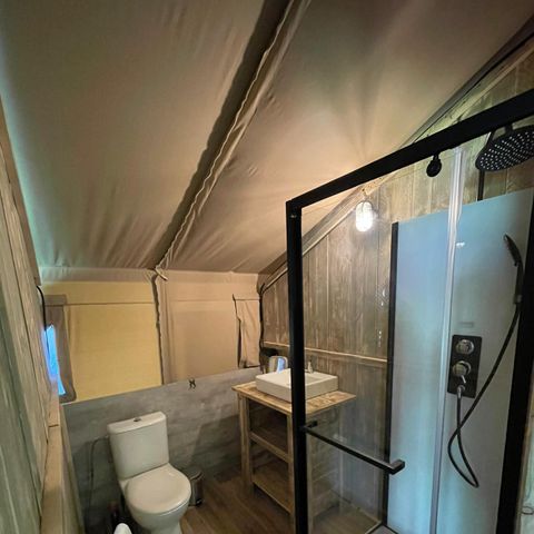 Canvas and wooden tent 4 persons - including sanitary facilities