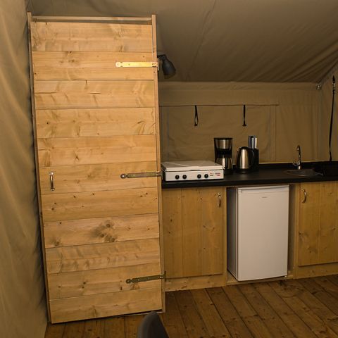 Canvas and wooden tent 6 persons - including toilet