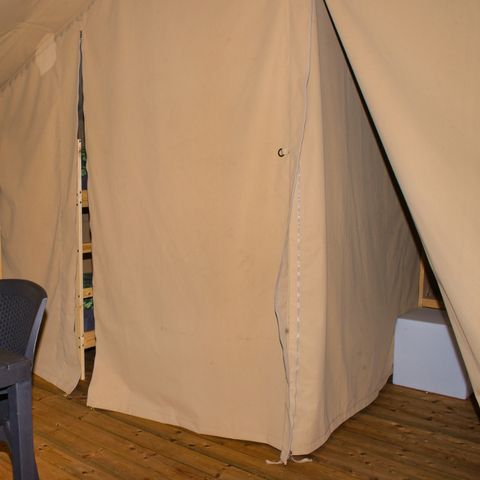 Canvas and wooden tent 6 persons - including toilet