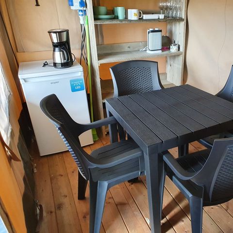 CANVAS AND WOOD TENT 4 people