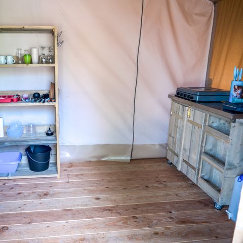 CANVAS AND WOOD TENT 6 people
