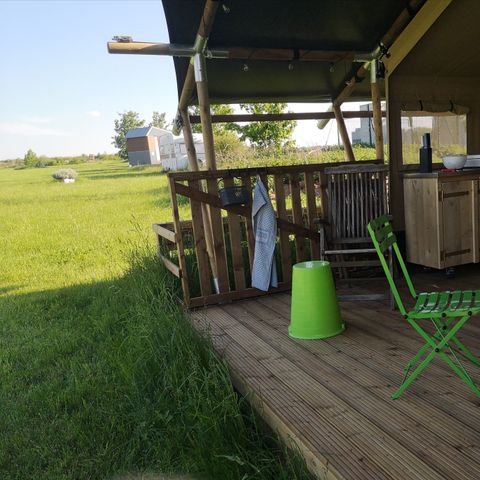Canvas and wooden tent 4 persons