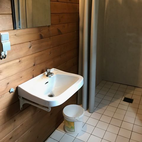 CANVAS AND WOOD TENT 4 people - with private sanitary unit