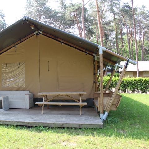 CANVAS AND WOOD TENT 6 people - including sanitary facilities