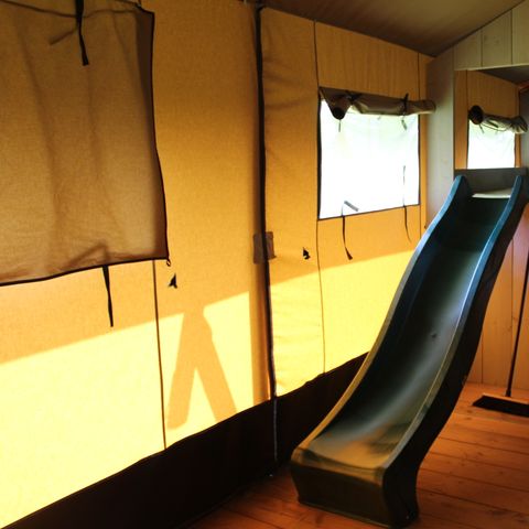 CANVAS AND WOOD TENT 6 people - incl. sanitary facilities + slide