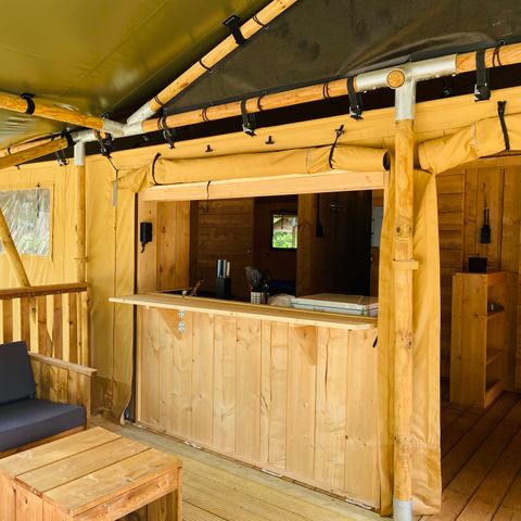 CANVAS AND WOOD TENT 5 people - including sanitary facilities