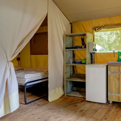 Canvas and wooden tent 6 persons