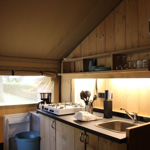 Canvas and wooden tent 4 persons - including sanitary facilities