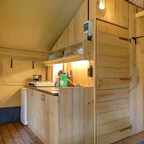CANVAS AND WOOD TENT 4 people - including sanitary facilities