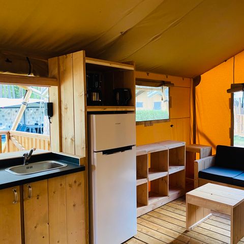 Canvas and wooden tent 5 persons - including sanitary facilities