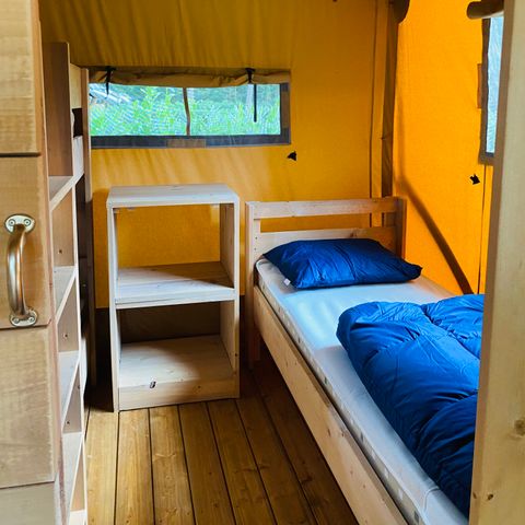 CANVAS AND WOOD TENT 5 people - including sanitary facilities