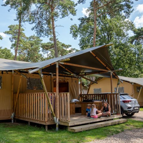 Canvas and wooden tent 5 persons - including sanitary facilities