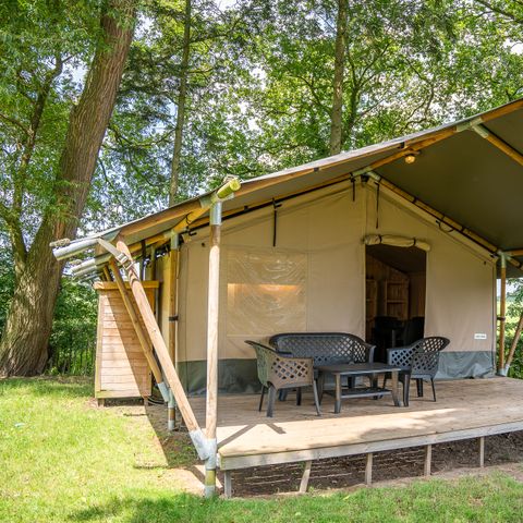 Canvas and wooden tent 4 persons - including sanitary facilities
