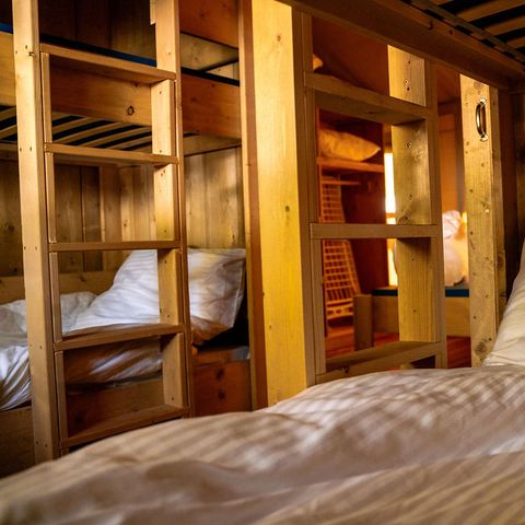 Canvas and wooden tent 6 persons - including sanitary facilities