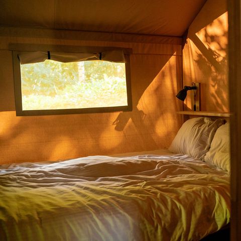 Canvas and wooden tent 6 persons - including sanitary facilities