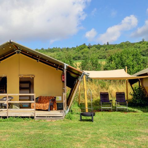 CANVAS AND WOOD TENT 4 people