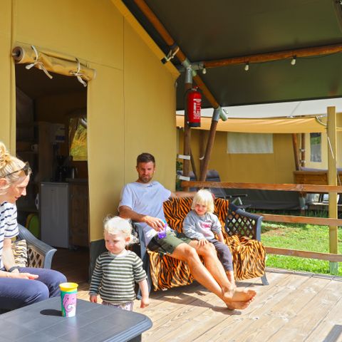 CANVAS AND WOOD TENT 4 people
