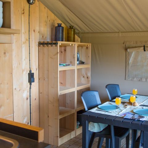 Canvas and wooden tent 4 persons - including sanitary facilities