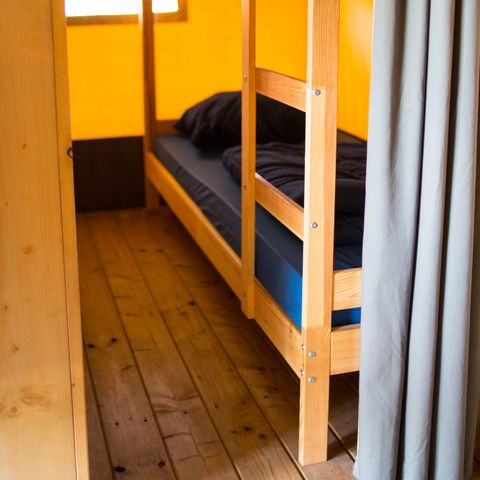 Canvas and wooden tent 4 persons - including sanitary facilities