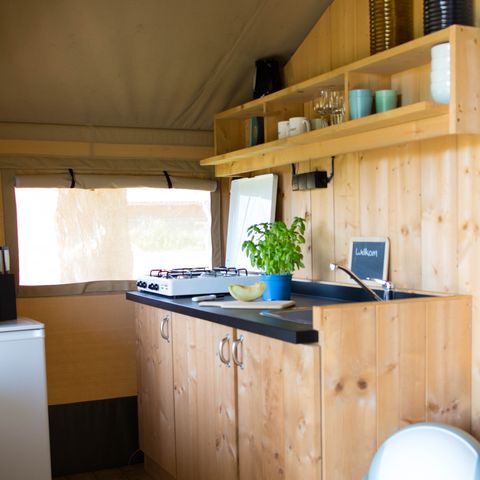 Canvas and wooden tent 4 persons - including sanitary facilities
