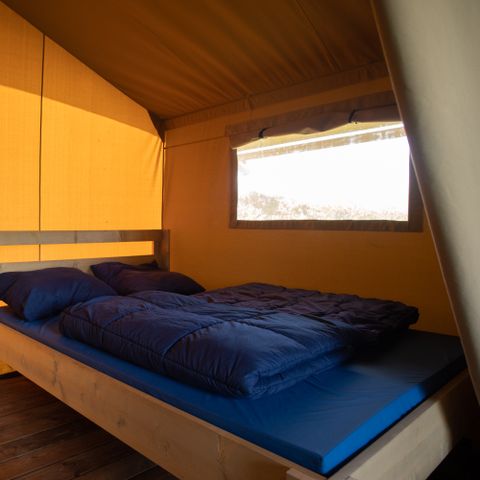 Canvas and wooden tent 6 persons - Excellent Maaszicht