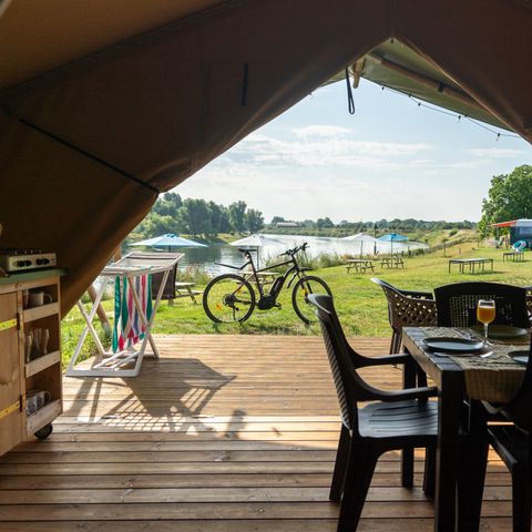 CANVAS AND WOOD TENT 6 people - Standard Maaszicht