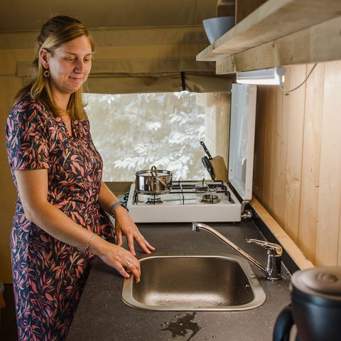 CANVAS AND WOOD TENT 4 people - including sanitary facilities