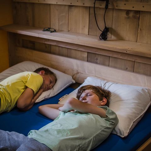 Canvas and wooden tent 4 persons - including sanitary facilities
