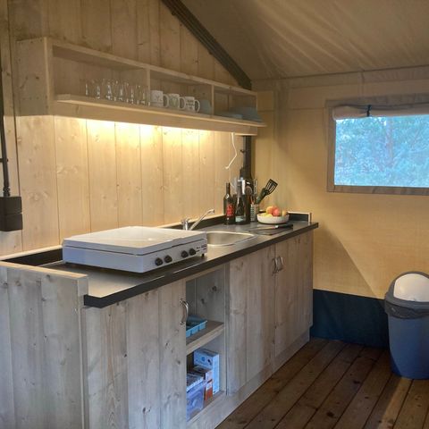 CANVAS AND WOOD TENT 6 people - including sanitary facilities