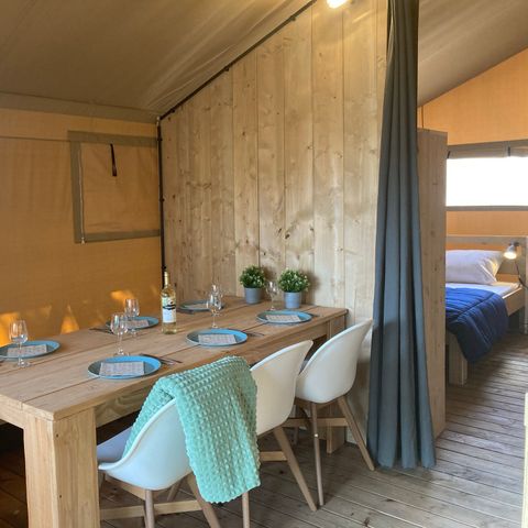 Canvas and wooden tent 6 persons - including sanitary facilities